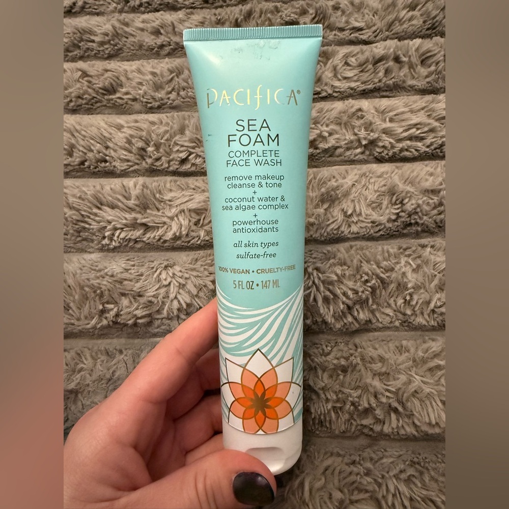 Pacifica Sea Foam Complete Face Wash - Picture 2 of 3
